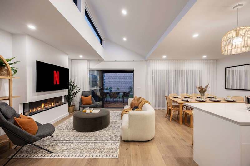 Darcy’s Idyllic Getaway | Bay Views & Fireplace in Mornington, Victoria - Holiday rental photo 1
