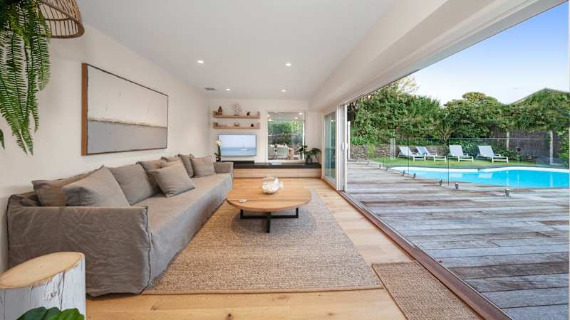 Casa del Sol | Indoor Fireplace & Heated Pool in Sorrento, Victoria - Holiday rental photo 1