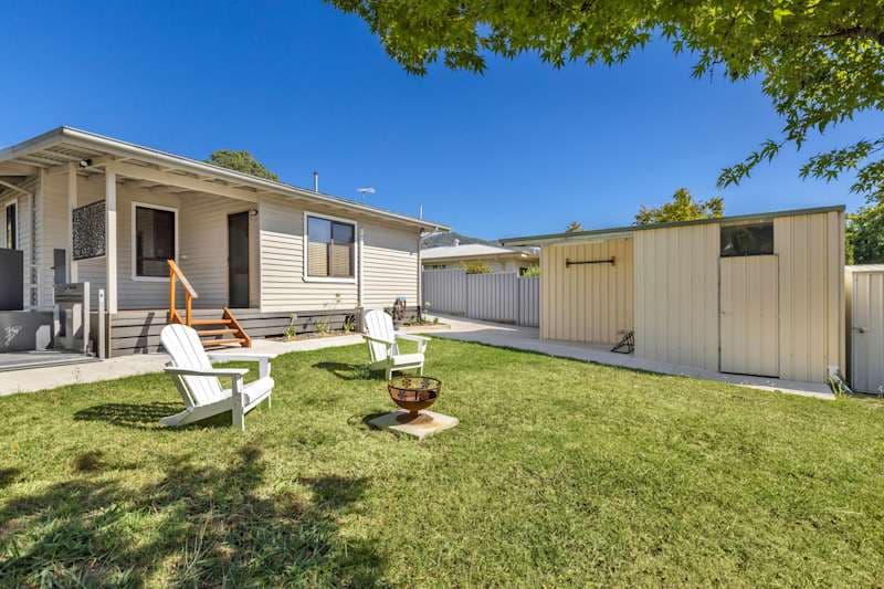 The Beaut Shack | Cosy Cottage with Fireplace in Mount Beauty, Victoria - Holiday rental photo 1