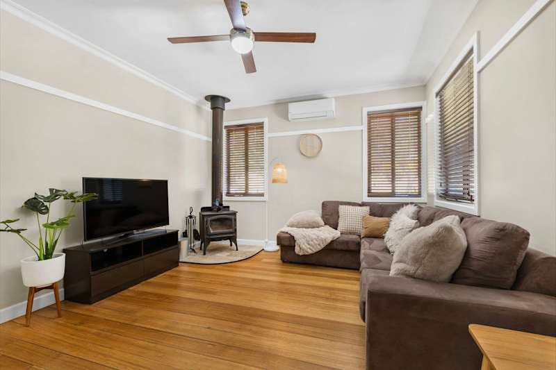 The Beaut Shack | Cosy Cottage with Fireplace in Mount Beauty, Victoria - Holiday rental photo 1