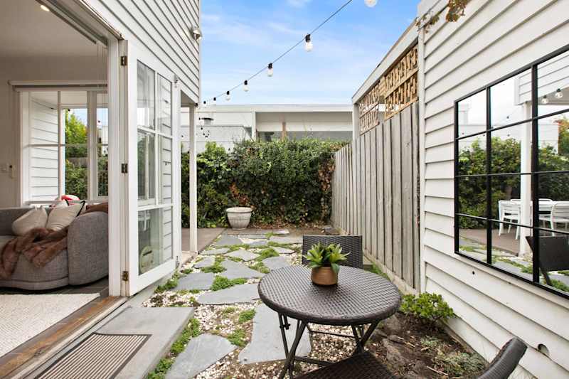 Galatea Residence | Two Minutes to Beach and Town in Williamstown, Victoria - Holiday rental photo 1