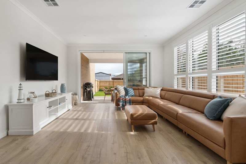 Saltwater Sanctuary | Walk to Beach in Dromana, Victoria - Holiday rental photo 1