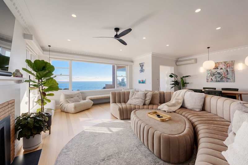 De La Mer Mornington Steps to the Bay in Mornington, Victoria - Holiday rental photo 1