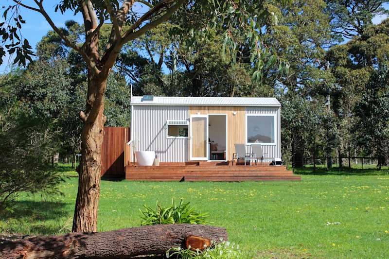 Tiny Peach | Outdoor Bath & Stunning Valley Views in Main Ridge, Victoria - Holiday rental photo 1