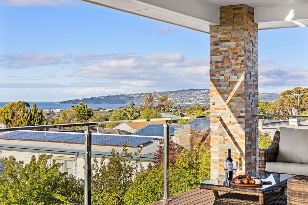 The Dromana Beach House - Stunning Views in Dromana, Victoria - Holiday rental photo 1